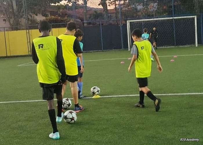 r10-academia