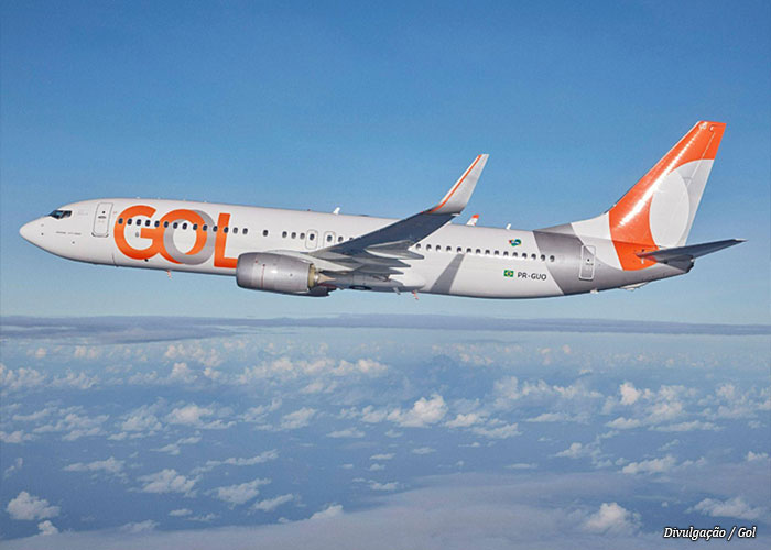aviao-gol-voando