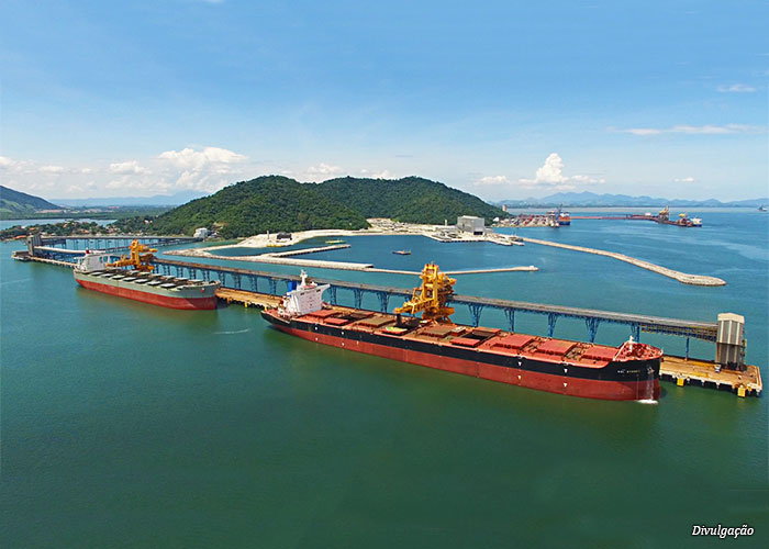 embarque-minerio-exportacao
