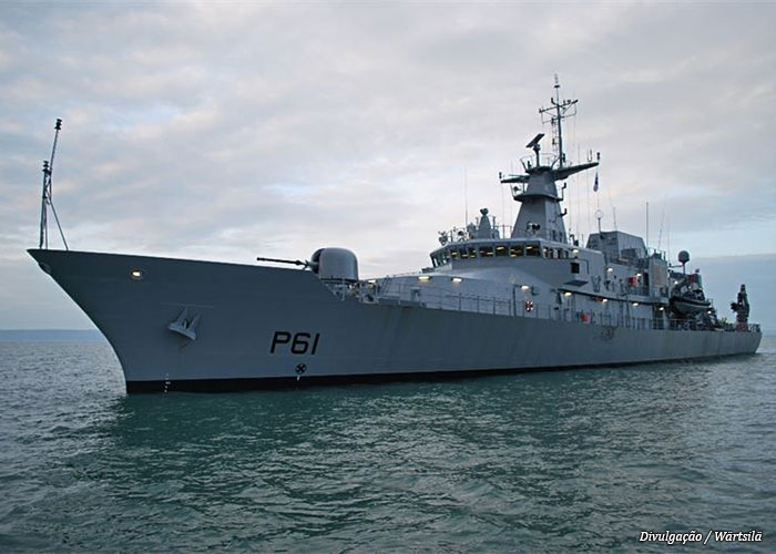 navio-marinha-irlandesa