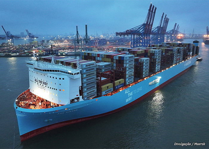 navio-maersk-cais