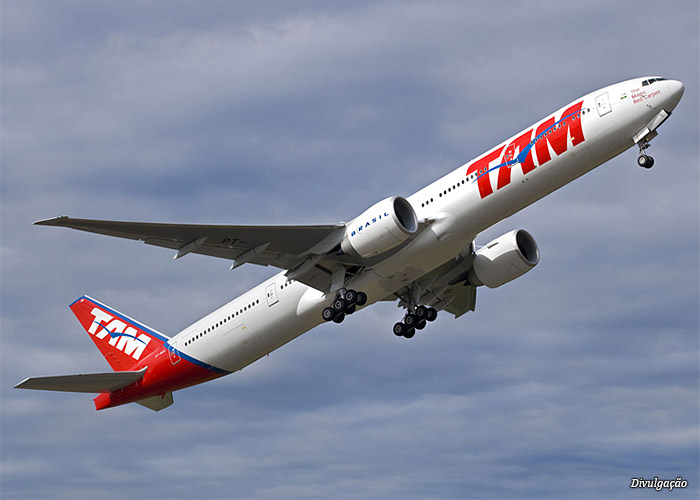 aviao-tam