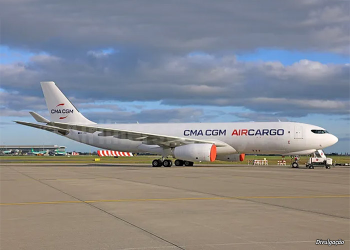 aviao-cma-cgm-cargo