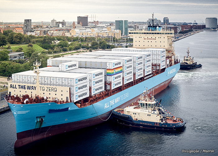 navio-laura-maersk