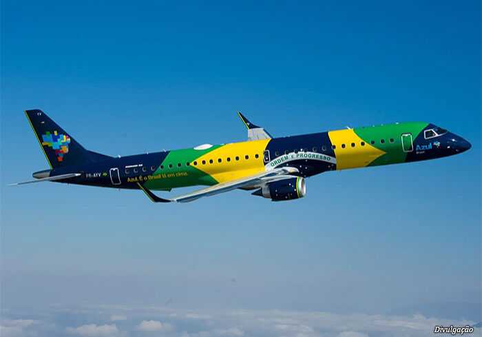 aviao-azul-bandeira-brasil