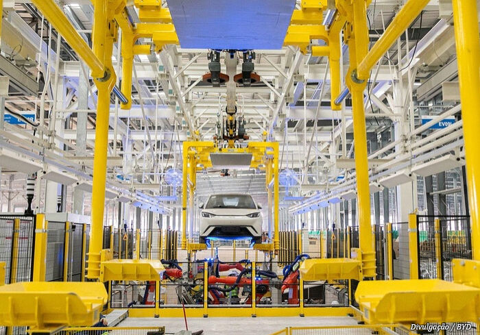 linha-montagem-byd