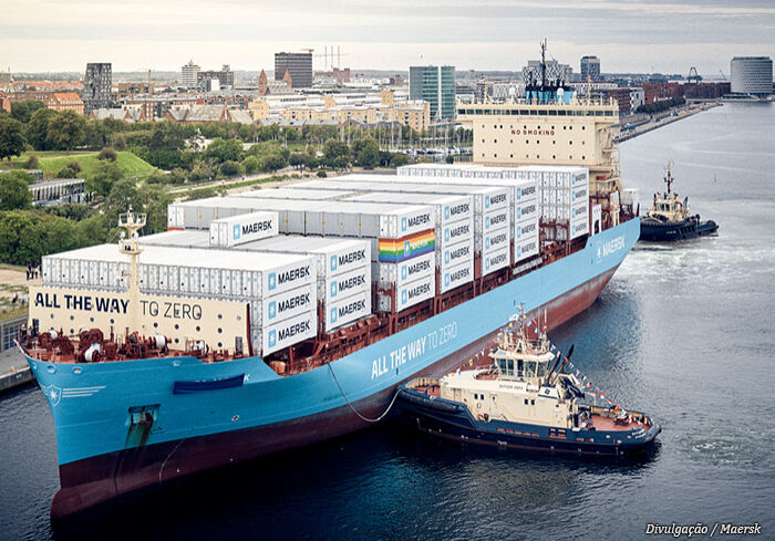 navio-laura-maersk navio-laura-maersk