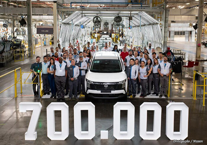 nissan-700 nissan-700